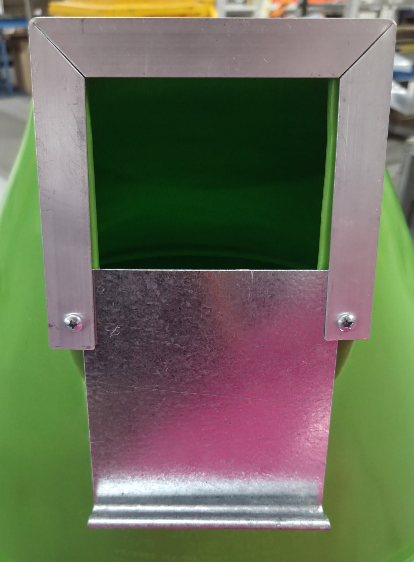 200 litre Silo & Galvanised Stand - Green - Larger Feed